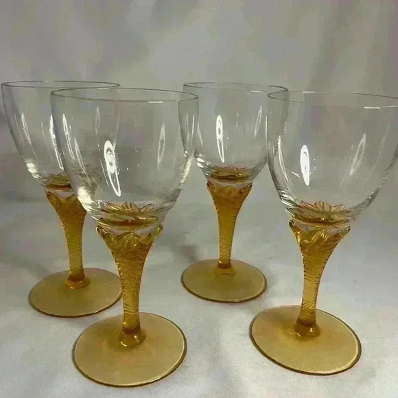 4-wine glasses with yellow twisted petal stems with Tulip bowls. - Picture 4 of 6